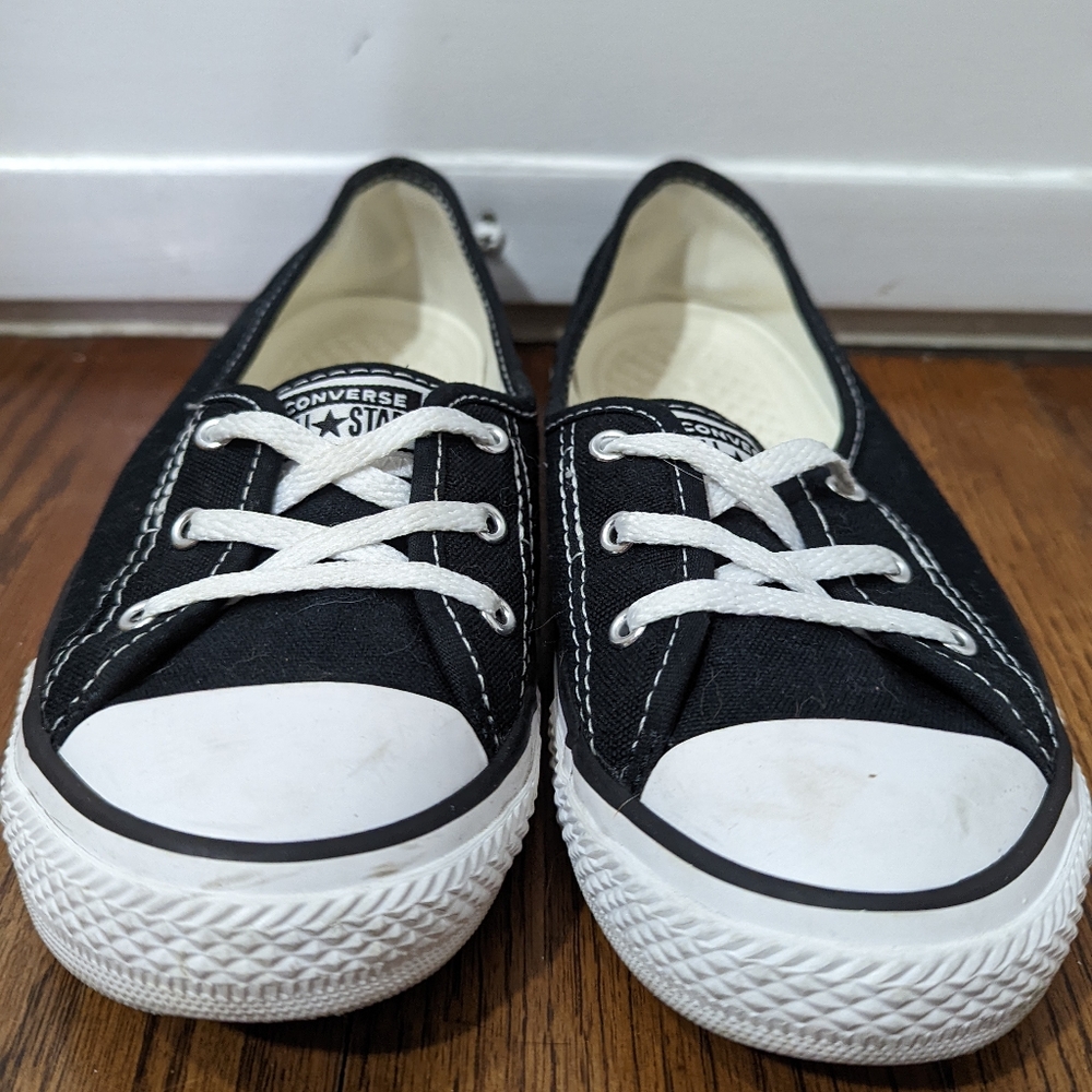 *LIKE NEW*Black low rise Converse (removable waterproof inserts), Women's size 5